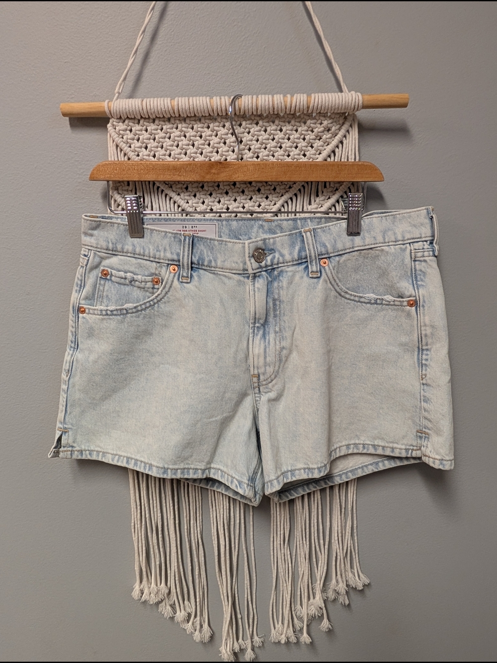 GAP Light Wash Denim Shorts - Light Blue Low rise Stride 8/29